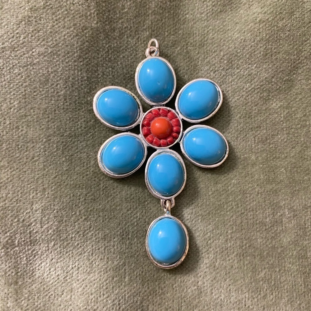 Avon cross necklace light blue with red center other side floral silver #12-32